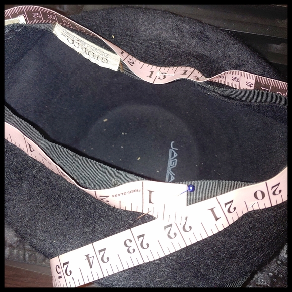 Vintage Jaguar Cloche Hat Black Felted Wool with Wide Grosgrain Ribbon - Picture 8 of 8